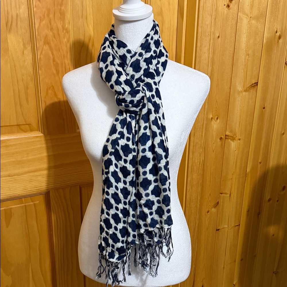 Spartina 449 Navy and White Geometric Print Women's Scarf with Fringe.